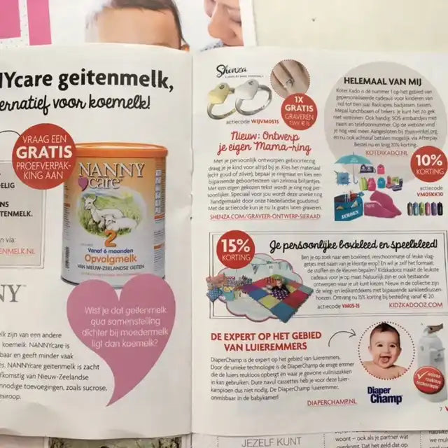 Een printadvertentie verspreid in een tijdschrift voor babyproducten.