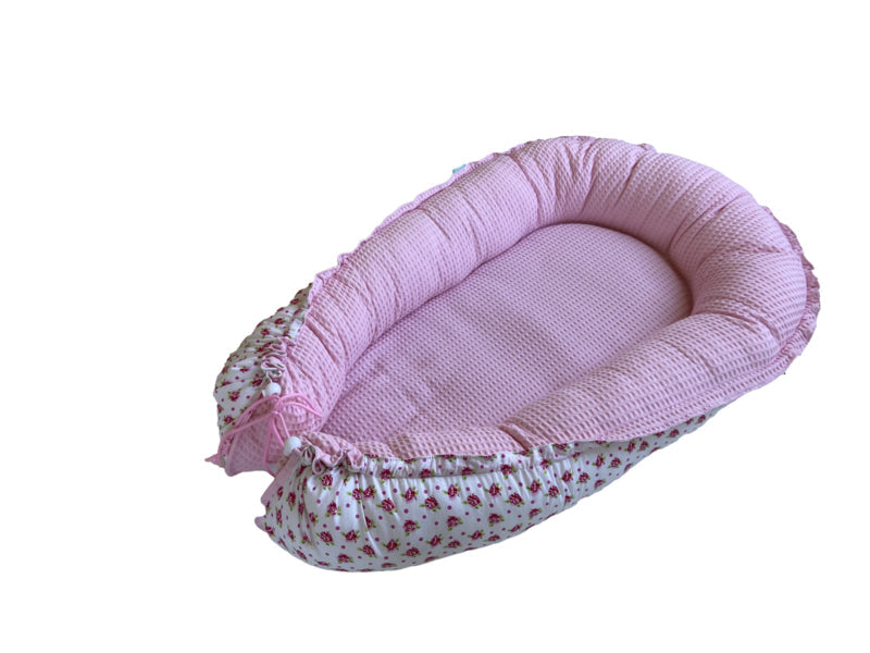 Babynestje Bloemetjes met Roze wafelstof