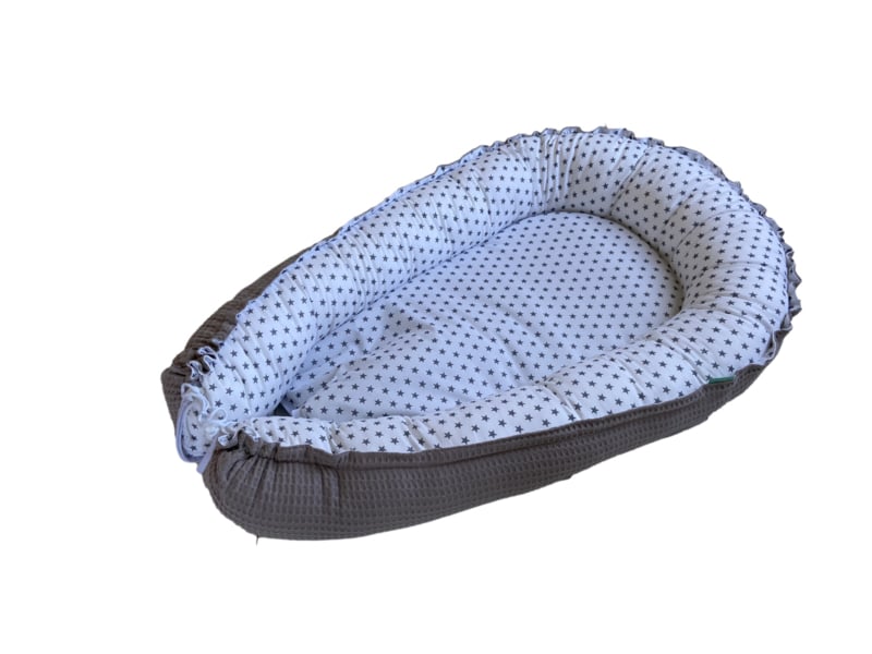 Babynestje Grijze sterretjes met taupe wafelstof
