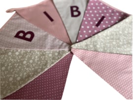 Vlaggetjes met naam: ontwerp Bibi beige bloemetjes
